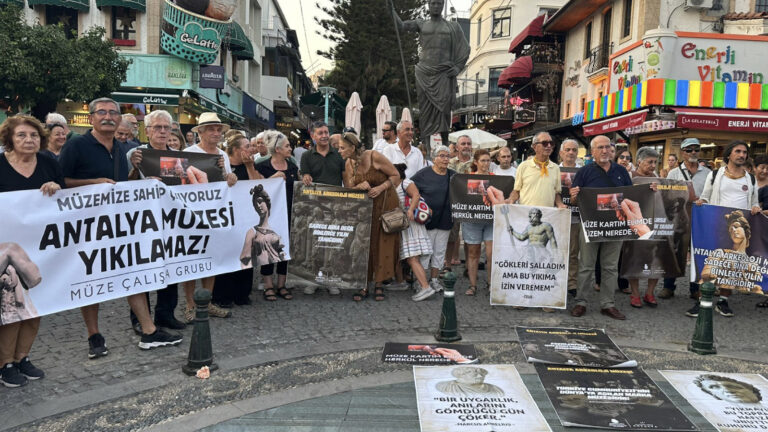 muze-calisma-grubundan-antalya-arkeoloji-muzesinin-yikim-kararina-tepki-bakanliga-uc-soru-neden-yikim-yerine-guclendirilmiyor-M6tHEyj5.jpg