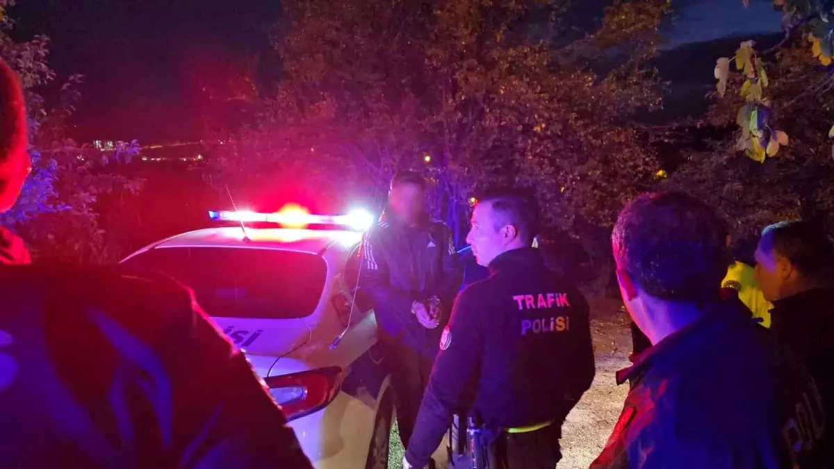 alkol influansli surucu polisi kovalamacaya tuttu Q3PbPw24.jpg