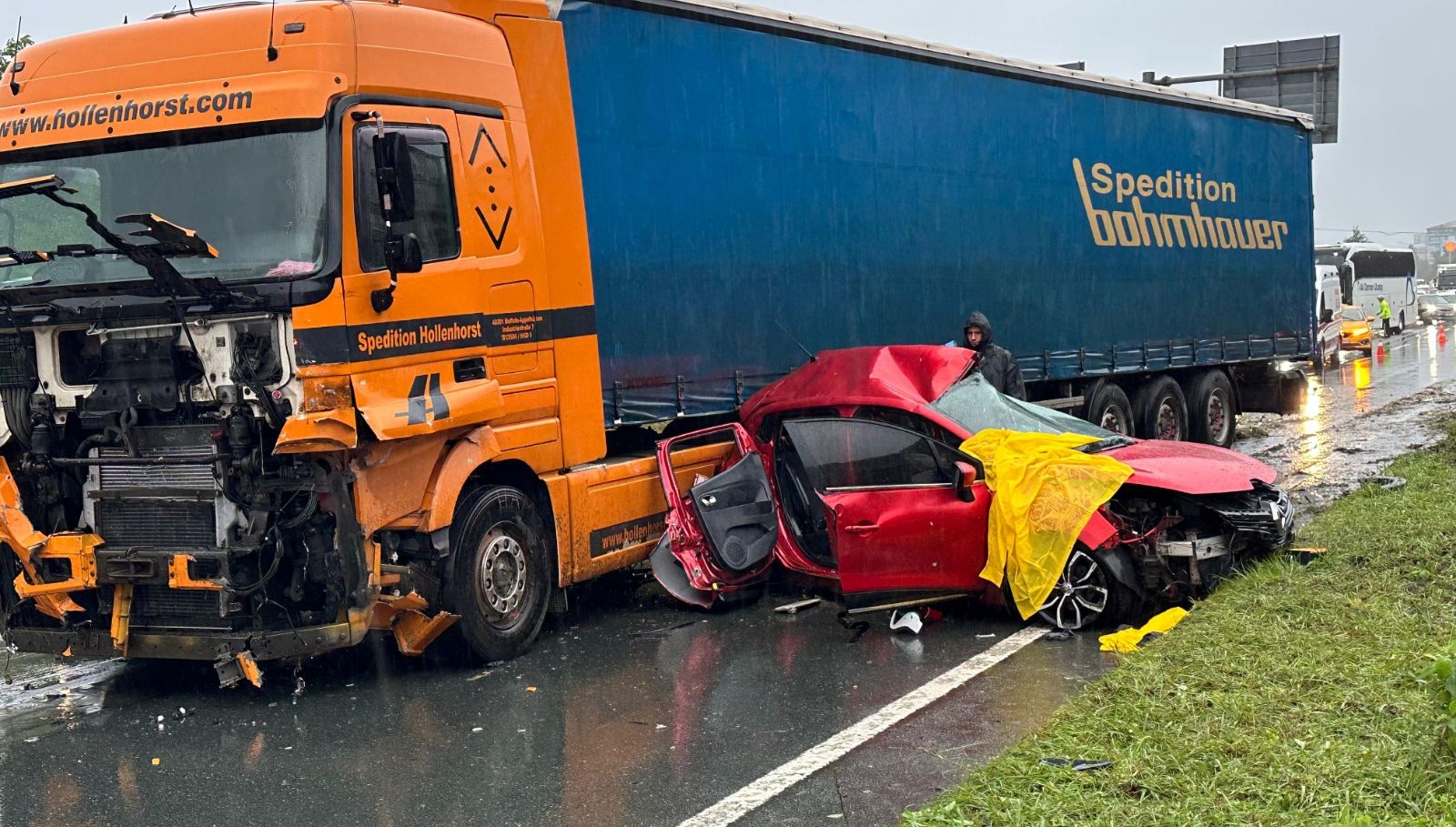 rizede katliam gibi kaza ayni otomobildeki 3 kisi oldu emiJgfVg.jpg