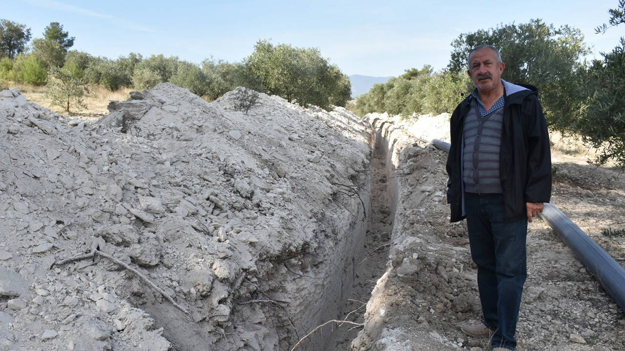 dsi emekli ogretmenin bahcesine 100 metrelik kanal acti bu eskiyalik baska bir sey degil cnCPkAVg.jpg