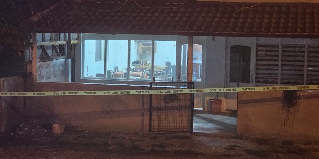 emekli polis kahvehaneyi basti 2 olu 2 yarali rpcC4PrH.jpg