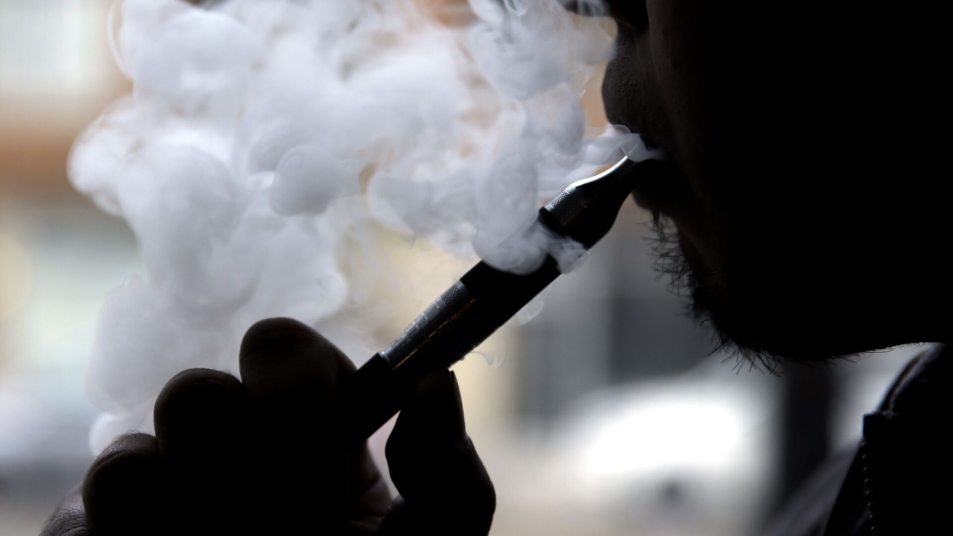 vaping tehlikesi buyuyor elektronik sigara icenler sigara kullanicilarini gecti pDUQkZ8y.jpg