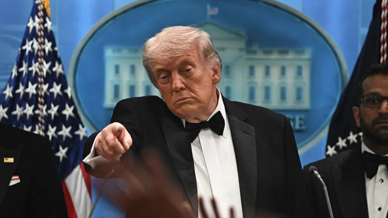 trump-15-aylik-canberra-bosluguna-mudahale-etti-VUkxvhC7